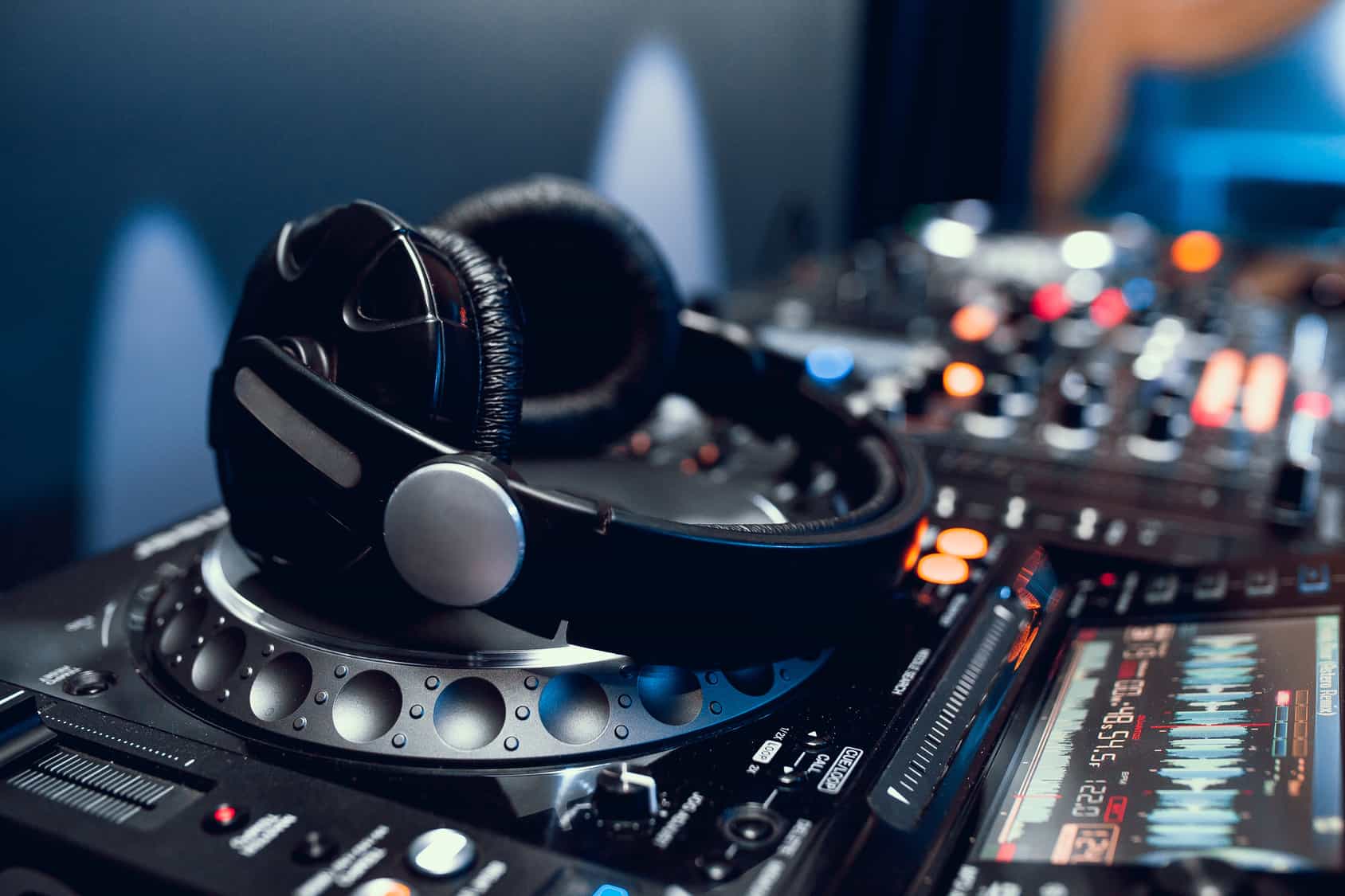 Electronic Music DJ Class | Chicago